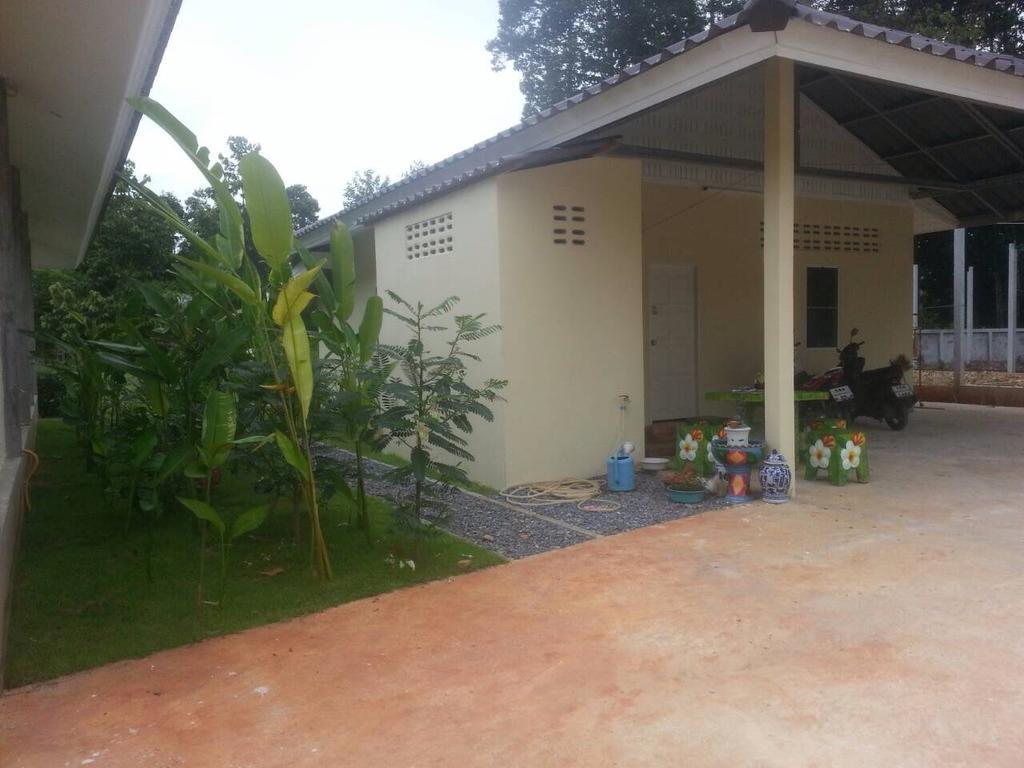 Khanom Garden Suite Habitación foto